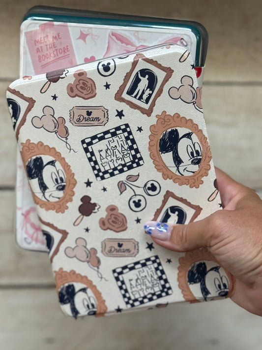 Magical Mouse Park Coquette Clear Back Kindle Case